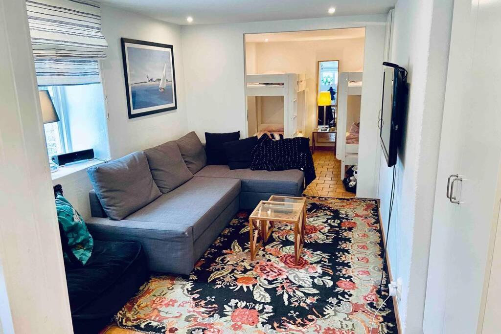 שארינגאן Fin Laegenhet I Vart Hus Med Uteplats Pa Kaeringoen מראה חיצוני תמונה